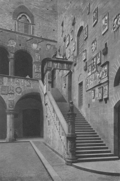 Florenz, Cortile e Scala del Palazzo del Podesta (s/w Foto) von Italian Photographer