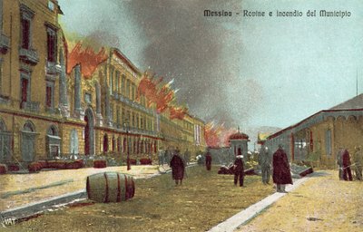 Messina, Ruinen und Brand des Rathauses von Italian Photographer