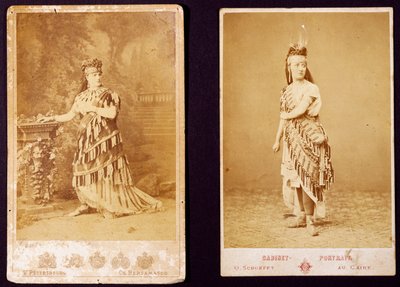 Teresa Stolz und Antonietta Pozzoni in Kostümen für Aida von Italian Photographer