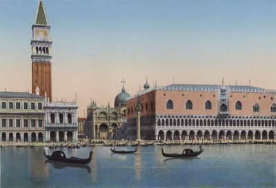 Venedig, Piazzetta San Marco und Dogenpalast von der Lagune von Italian Photographer
