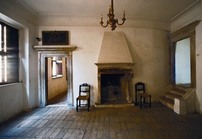 Zimmer mit Kamin im Geburtshaus von Raphael von Italian School