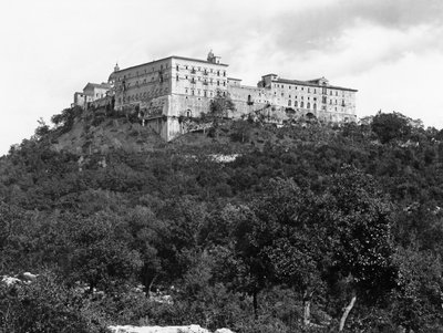Gesamtansicht der Abtei auf dem Klosterhügel von Italian School Italian School
