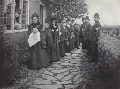 Die Biddenden Maids Charity, Verteilung von Brot und Käse von J. Benjamin Stone