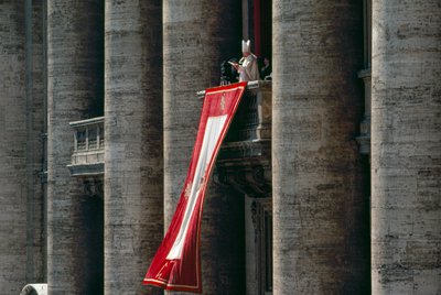 Papst Johannes Paul II. hält seine Osterbotschaft in 56 Sprachen von der zentralen Loggia von James L Stanfield