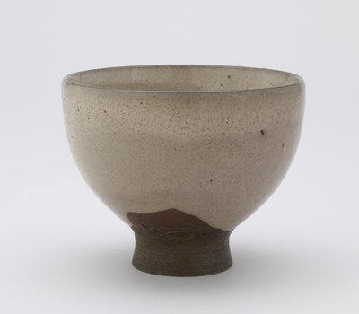Inkyuzan-Ware-Teeschale in Goki-Form, mit eingedrücktem Zeichen, Teeschale (gokijawan), ca. 1804-25 von Japanese School