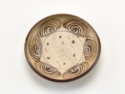Servierschale mit "Pferdeauge"-Design, 1800-1830 von Japanese School
