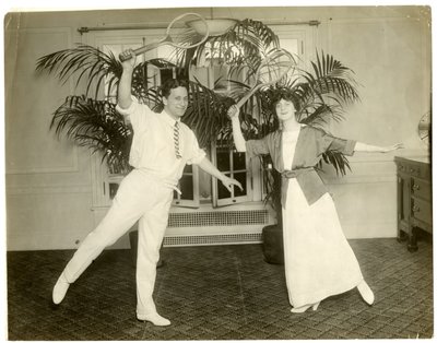Neue Pariser Tänzer Señor Sebastian & Mme Mann - sie tanzten bei der Eröffnung des Albemarle Hoffman Roof Garden von Jessie Tarbox Beals