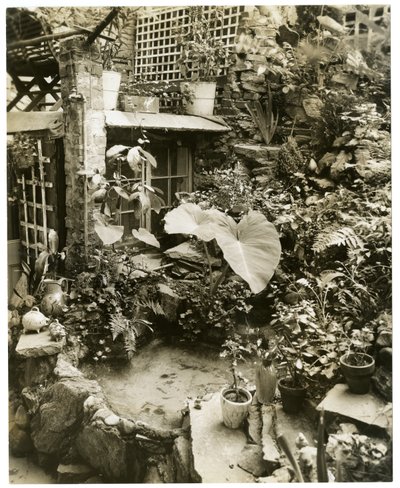 Pool zeigt Terrasse, Heim von George und Mary Stonehill, Greenwich Village, New York, USA, ca. 1936-37 von Jessie Tarbox Beals