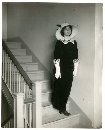 Richtige Art, die Treppe hinunterzugehen von Jessie Tarbox Beals