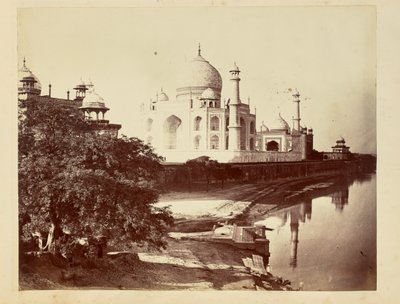 Taj Mahal vom Ufer des Yamuna-Flusses von John Edward Saché