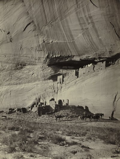 Ruinen der Klippenwohnungen, Canyon de Chelly, Arizona von John K. Hillers