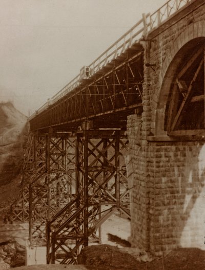 Album "Meine weltkriegs - Erinnerungen Südwestfront (Kärnten, Italien, Südtirol) 31/03/1915-12/11/1918 - Josef Zohles Wien": Rekonstruierte Brücke von Josef Zohles