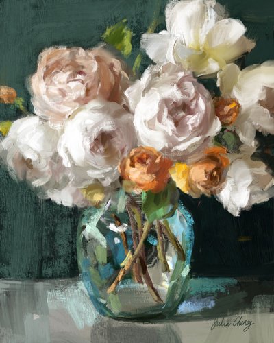 Weiches Blumenstillleben von Julia Cheney