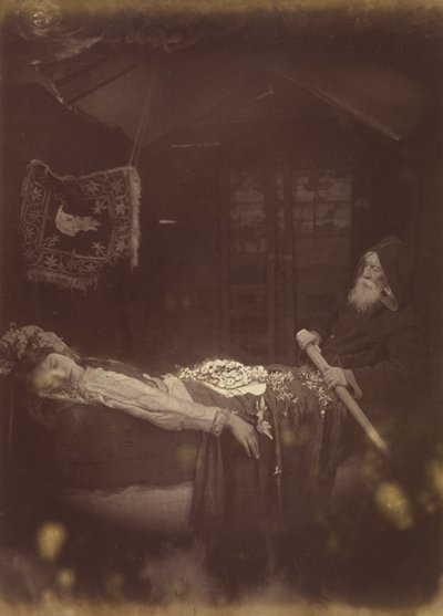 Elaine "und die Toten" ruderten stumm mit der Flut nach oben. von Julia Margaret Cameron