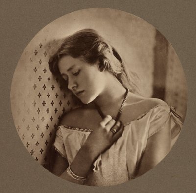 [Ellen Terry im Alter von sechzehn Jahren] von Julia Margaret Cameron