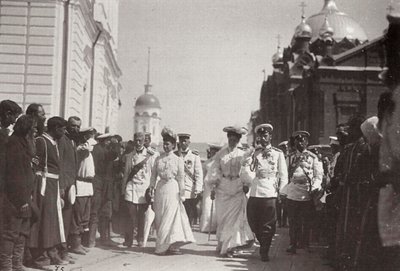 Die russische Zarenfamilie besucht das Kloster Sarow, Russland, 1903 von K. von Hahn
