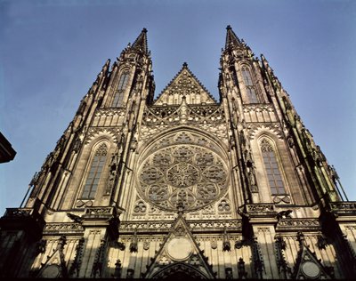 Fassade der Kathedrale von St. Vitus von Kamil and Mocker, J. Hilbert