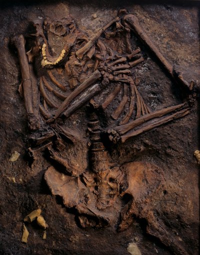Neandertaler, bemalte Nachbildung, Kebara-Höhle, Berg Karmel, "Moshe", ca. 60.000 v. Chr., Israel von Kenneth Garrett