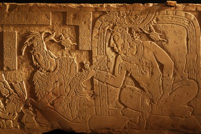 Tempel 21 Thronbank, Schnitzerei von König Akhal Mo Nab, Palenque, Mexiko, 2005 (Foto) von Kenneth Garrett