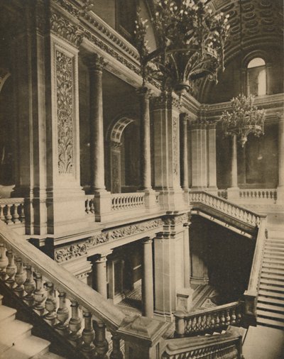 Marmorgeländer der Treppe im Außenministerium, ca. 1935 von King