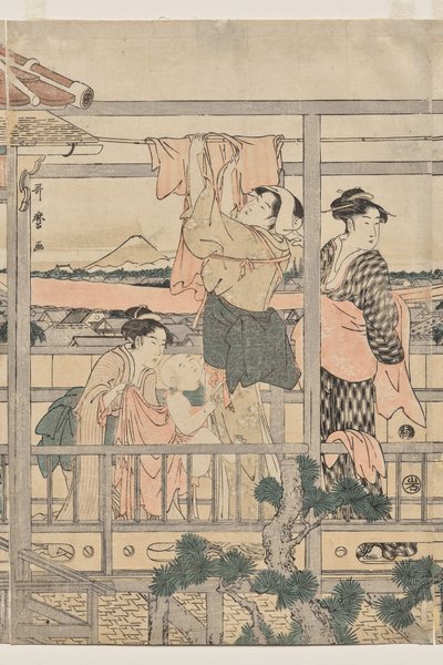 Frauen hängen Wäsche auf einem Balkon auf von Kitagawa Utamaro