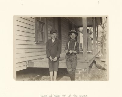 [Morris Small und John Lewis, Chester, South Carolina] von Lewis W. Hine