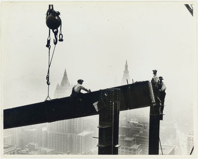 Bau des Empire State Building, ca. 1931 von Lewis Wickes Hine