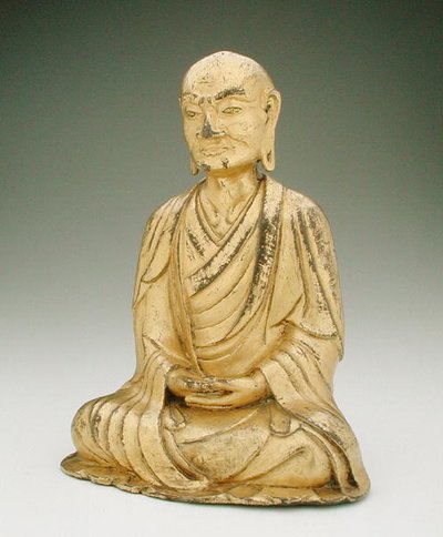Figur eines sitzenden Lohan von Liao Dynasty Chinese School