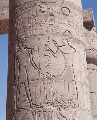 Relief eines Pharaos, der die Göttin der Gerechtigkeit Maat vor Amon hält von Unbekannt Unbekannt