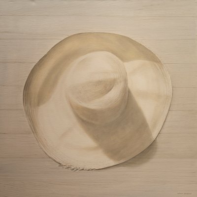 Reisehut auf staubigem Tisch, 2010 von Lincoln Seligman