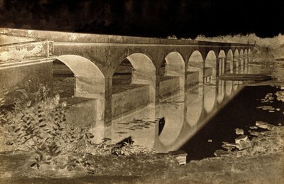 Brücke in der Nähe des Sammlerhauses, Shungavellor, Indien von Linnaeus Tripe