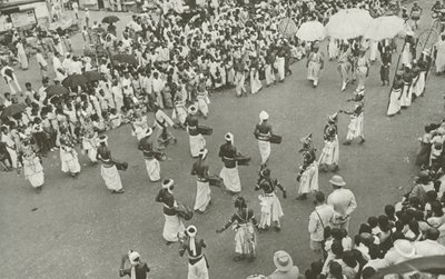 Perahera von Lionel Wendt