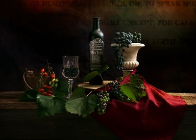 Klassisches Wein-Stillleben von Louie Luo