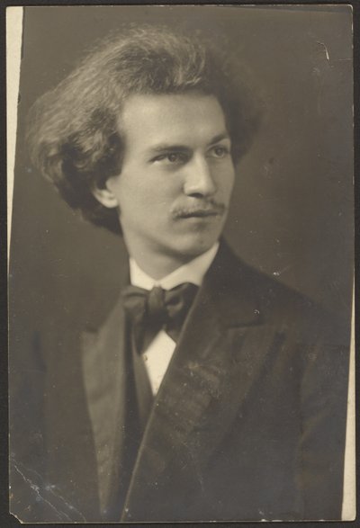 Porträt eines Mannes mit Fliege von Louis Fleckenstein