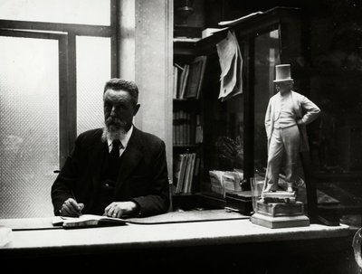 Herr Gubinelli, letzter Manager des Antico Caffè Greco in der Via Condotti von Luigi Leoni