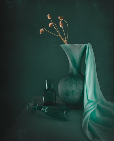 Elegantes Türkis Stillleben von Margareth Perfoncio