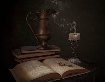Vintage Bücher und Schlüssel von Margareth Perfoncio
