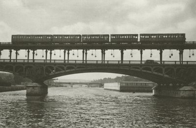 Paris: Pont de Passy von Mario Bucovich