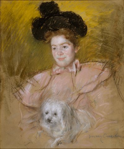 Frau im Himbeerkostüm mit einem Hund von Mary Cassatt