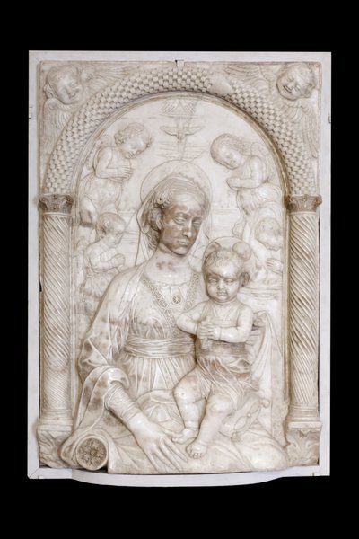 Madonna mit Kind und Engeln, ca. 1460 von Master of the Marble Madonnas