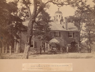 Fairfax Court House, Virginia, mit Unionssoldaten vorne und auf dem Dach von Mathew Brady