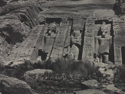 Südlicher Teil des in den Fels gehauenen Tempels von Hathor, Abu Simbel, 1850 von Maxime Du Camp