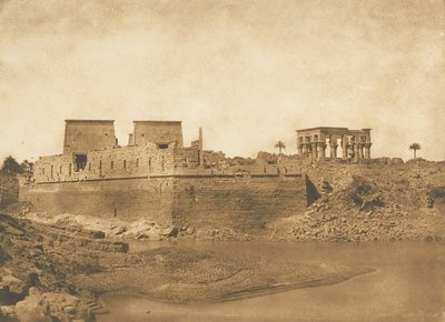 Gesamtansicht der Insel Philae, von der Südspitze der Insel Begueh, 1849-50 von Maxime Du Camp