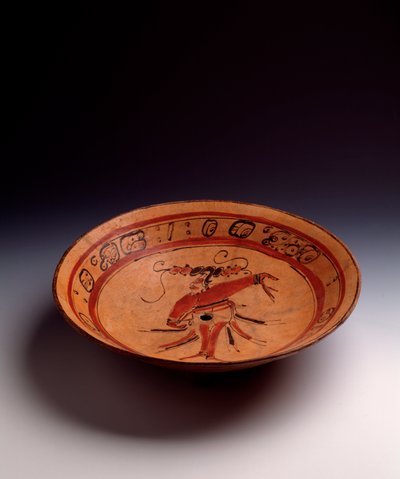 Präkolumbianische Kunst, Maya-Zivilisation, klassische Periode: Tripod-Vase aus bemaltem Ton. Aus Peten, Guatemala von Mayan Mayan