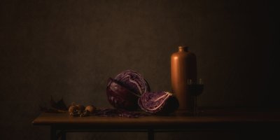 Rotkohl-Stillleben von Monique van Velzen