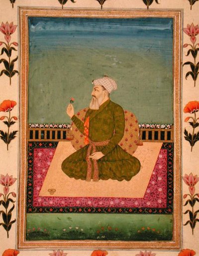 Ein Herrscher, der auf einem Teppich oder einer Terrasse sitzt und eine Blume hält, aus dem Small Clive Album von Mughal School