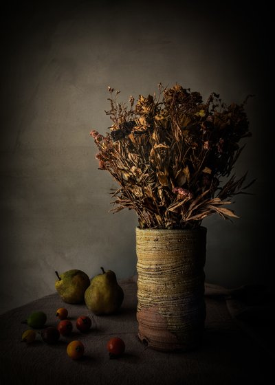 Stimmungsvolle Blumenstillleben von NOB NOZA