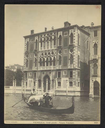 Außenansicht des Palazzo Cavalli-Franchetti in Venedig von Neue Photographische Gesellschaft