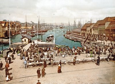 Fisketorget, Bergen, veröffentlicht um 1900 von Norwegian Photographer