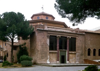 Blick auf das frühchristliche Baptisterium von San Giovanni in Laterano (St. Johannes Lateran) (battistero lateranense o san Giovanni in Fonte), erbaut um 440. Rom von Paleo Christian